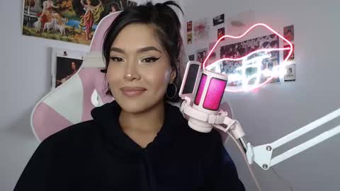 Snapshot of sweetjess01 chatting on 03/04/25, 05:21 SweetJess online show from 03/04/25, 05:21