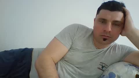 Snapshot of sweetjohnny6 chatting on 02/18/26, 06:31 sweetjohnny6 online show from 02/18/26, 06:31