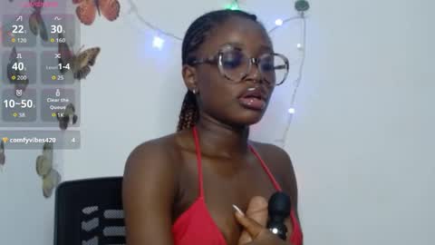 Snapshot of sweetjuicyclit chatting on 05/12/26, 10:40 zuri online show from 05/12/26, 10:40