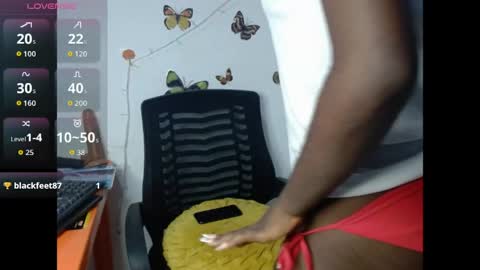 Snapshot of sweetjuicyclit chatting on 05/27/26, 01:57 zuri online show from 05/27/26, 01:57