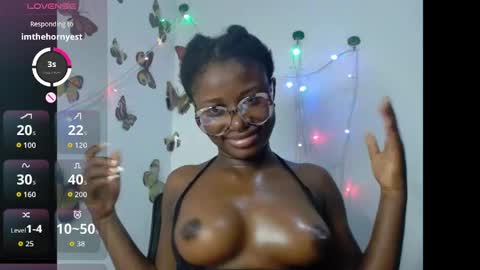 Snapshot of sweetjuicyclit chatting on 05/30/26, 12:30 zuri online show from 05/30/26, 12:30
