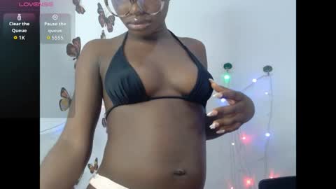 Snapshot of sweetjuicyclit chatting on 05/31/26, 12:45 zuri online show from 05/31/26, 12:45