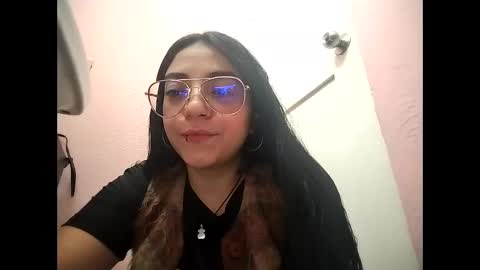 Snapshot of sweetkatthe09 chatting on 03/20/26, 02:44 Katherine online show from 03/20/26, 02:44