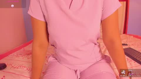 Snapshot of sweetkimmie_ chatting on 06/17/26, 12:29 Isabel online show from 06/17/26, 12:29