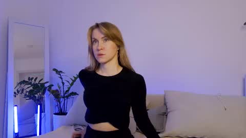 SweetKira1 online show from 03/09/26, 03:38