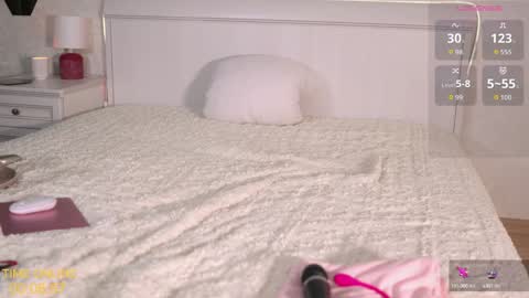 Kira online show from 09/29/25, 02:11