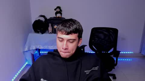 Snapshot of sweetlian_04 chatting on 12/11/24, 06:58 Lian online show from 12/11/24, 06:58