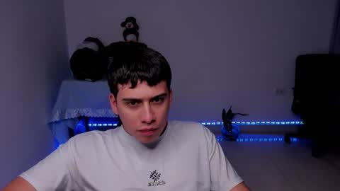 Snapshot of sweetlian_04 chatting on 12/12/24, 07:52 Lian online show from 12/12/24, 07:52