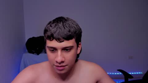 Snapshot of sweetlian_04 chatting on 12/21/24, 01:36 Lian online show from 12/21/24, 01:36