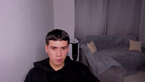 Snapshot of sweetlian_04 chatting on 02/24/25, 08:06 Lian online show from 02/24/25, 08:06