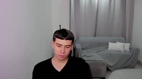 Snapshot of sweetlian_04 chatting on 02/25/25, 02:14 Lian online show from 02/25/25, 02:14