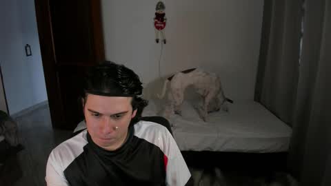 Snapshot of sweetlian_04 chatting on 11/12/25, 05:35 Lian online show from 11/12/25, 05:35