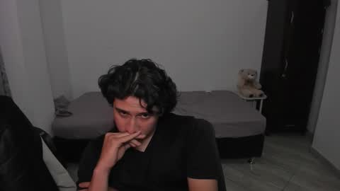 Snapshot of sweetlian_04 chatting on 02/03/26, 06:40 Lian online show from 02/03/26, 06:40