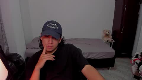 Snapshot of sweetlian_04 chatting on 02/08/26, 09:51 Lian online show from 02/08/26, 09:51