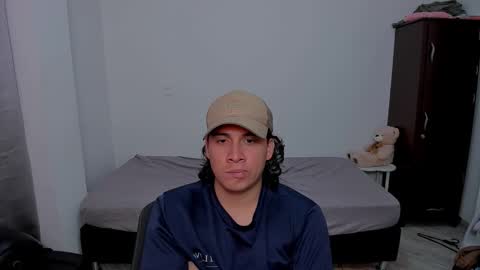 Snapshot of sweetlian_04 chatting on 02/17/26, 01:24 Lian online show from 02/17/26, 01:24