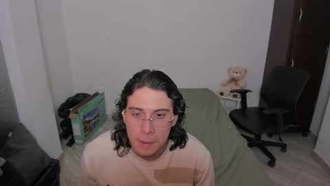 Snapshot of sweetlian_04 chatting on 03/13/26, 11:44 Lian online show from 03/13/26, 11:44