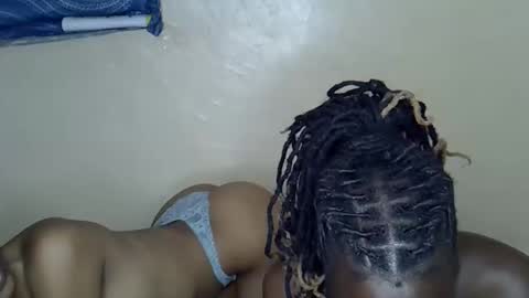 sweetlily_30 online show from 09/30/25, 02:55