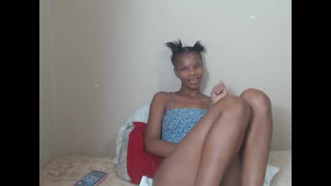 Snapshot of sweetlipss_ chatting on 09/19/25, 06:59 sweetlipss_ online show from 09/19/25, 06:59