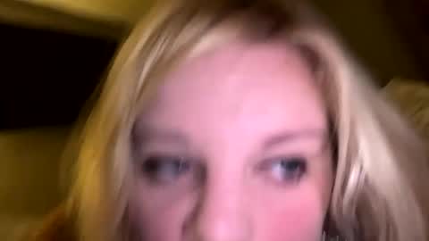 Lisa  online show from 10/20/25, 03:56