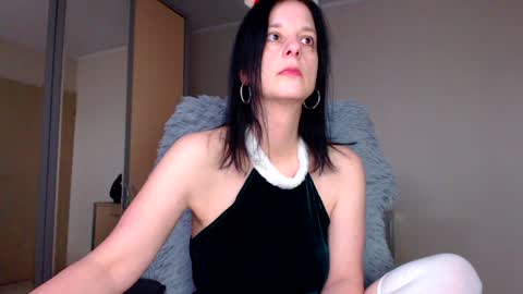 JenJenny online show from 12/18/24, 09:36