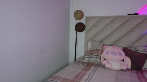 Snapshot of sweetlove_243 chatting on 06/26/26, 10:30 sweetlove 243 online show from 06/26/26, 10:30