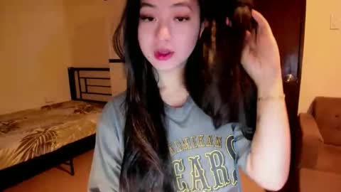 Zoe online show from 10/18/25, 01:41