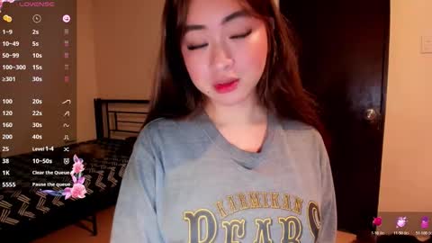 Snapshot of sweetlovepinay04 chatting on 05/10/26, 12:38 Zoe online show from 05/10/26, 12:38