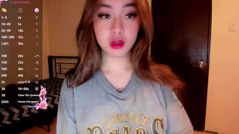 Snapshot of sweetlovepinay04 chatting on 05/18/26, 06:08 Zoe online show from 05/18/26, 06:08