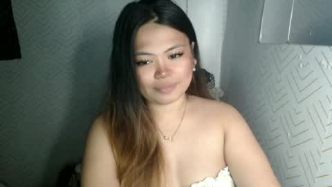 Snapshot of sweetlover_nicole chatting on 06/13/26, 05:22 NICOLE online show from 06/13/26, 05:22