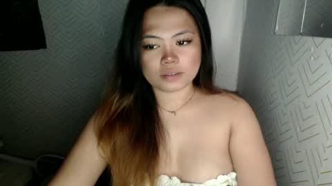 Snapshot of sweetlover_nicole chatting on 06/18/26, 06:34 NICOLE online show from 06/18/26, 06:34