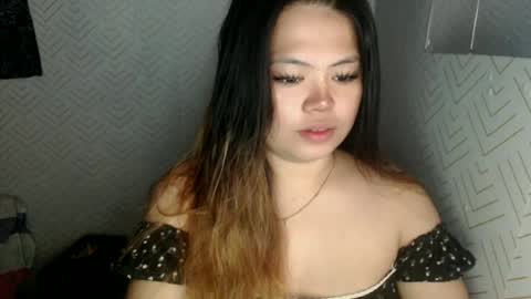 Snapshot of sweetlover_nicole chatting on 06/27/26, 04:34 NICOLE online show from 06/27/26, 04:34