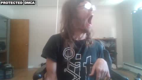 Snapshot of sweetman4u75 chatting on 01/27/25, 06:20 Sweet Man online show from 01/27/25, 06:20