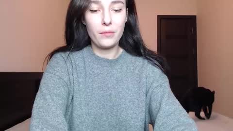 Mia online show from 12/03/25, 05:33