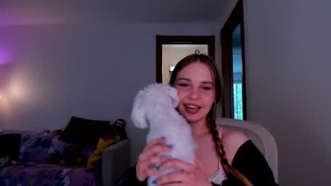 Snapshot of sweetmila1 chatting on 05/08/26, 01:27 Mila online show from 05/08/26, 01:27
