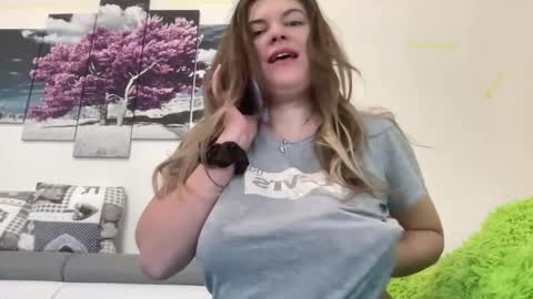 Mila online show from 01/06/26, 01:26