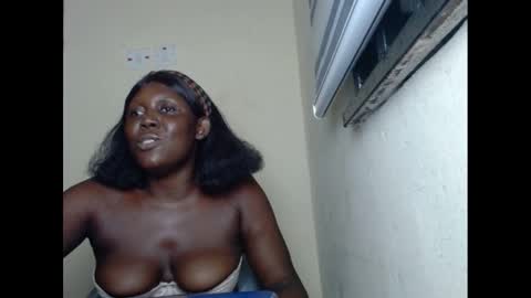 sweetnectarx online show from 02/15/25, 10:21