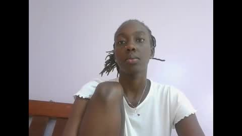 Novah girlie online show from 05/16/26, 12:37