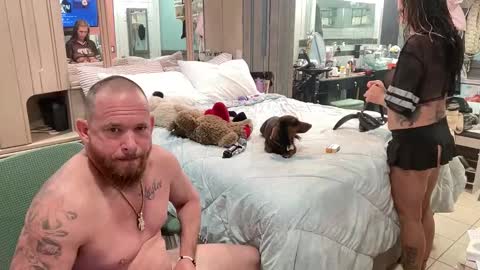 WeAim2PZzz online show from 11/28/25, 05:15