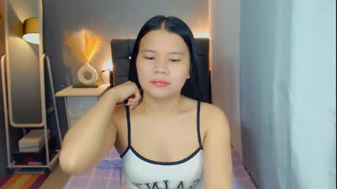 Snapshot of sweetnwildts chatting on 04/22/26, 02:36 Ghena online show from 04/22/26, 02:36