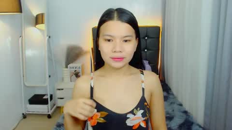 Snapshot of sweetnwildts chatting on 07/12/26, 04:25 Ghena online show from 07/12/26, 04:25