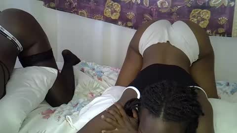 sweetpasion2 online show from 12/18/25, 11:05