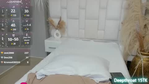 Snapshot of sweetpervert__ chatting on 12/28/24, 06:18 MIA online show from 12/28/24, 06:18