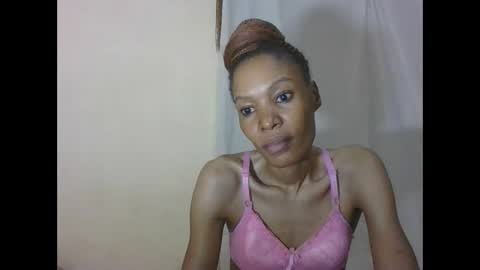 Snapshot of sweetpetite254 chatting on 04/19/26, 01:38 ESTHER online show from 04/19/26, 01:38