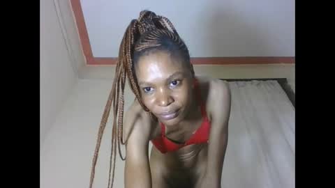Snapshot of sweetpetite254 chatting on 04/19/26, 02:05 ESTHER online show from 04/19/26, 02:05