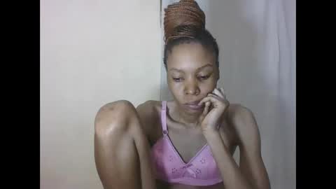 Snapshot of sweetpetite254 chatting on 04/21/26, 01:42 ESTHER online show from 04/21/26, 01:42