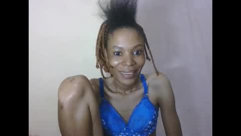 Snapshot of sweetpetite254 chatting on 05/01/26, 01:43 ESTHER online show from 05/01/26, 01:43