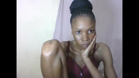 Snapshot of sweetpetite254 chatting on 05/19/26, 01:56 ESTHER online show from 05/19/26, 01:56