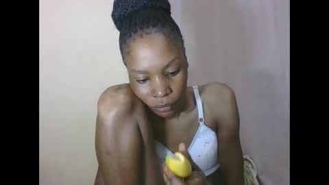 Snapshot of sweetpetite254 chatting on 05/27/26, 01:57 ESTHER online show from 05/27/26, 01:57