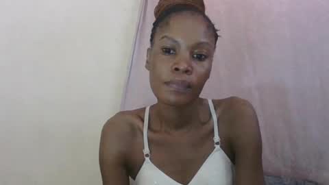 Snapshot of sweetpetite254 chatting on 06/20/26, 07:00 ESTHER online show from 06/20/26, 07:00