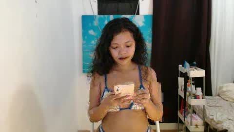 Snapshot of sweetpetitedates chatting on 02/14/25, 02:44 Agathababes online show from 02/14/25, 02:44